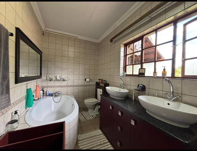 3 BEDROOM HOUSE TO LET IN UNITAS PARK